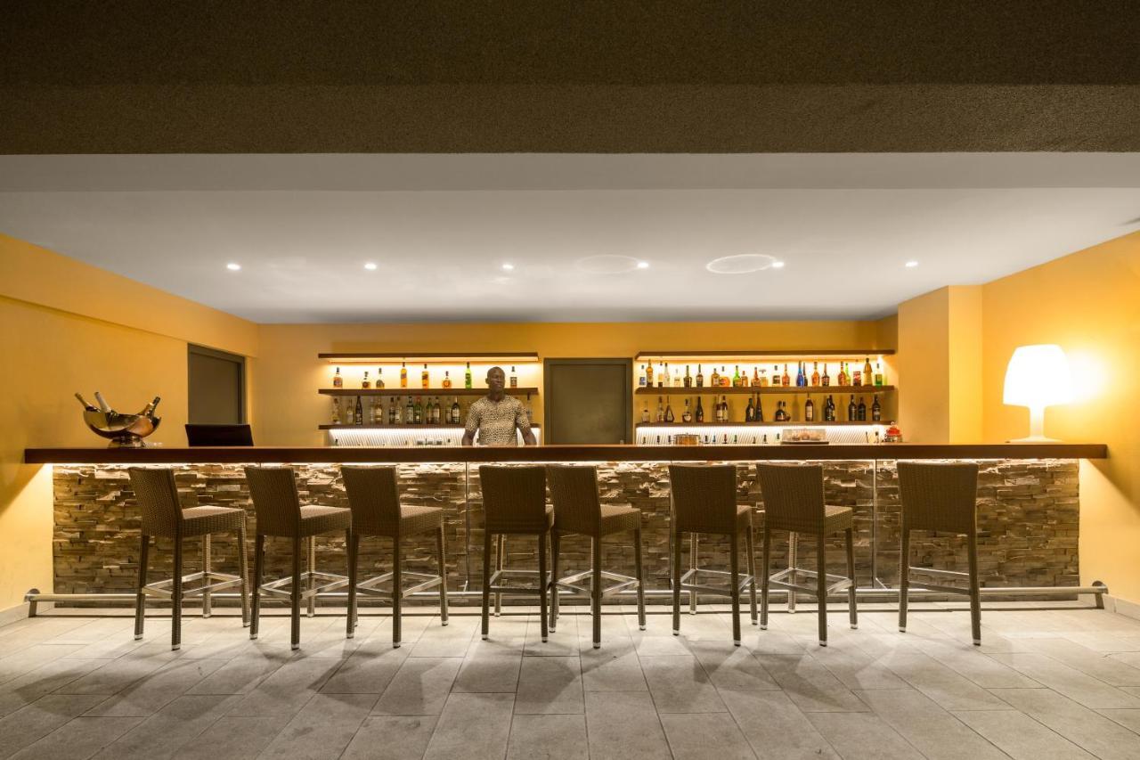 Hotel Alvalade Луанда Екстериор снимка